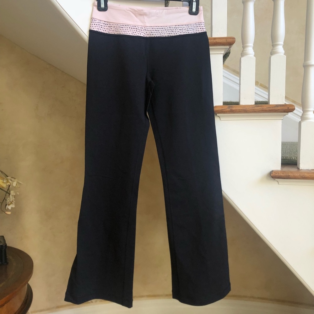 Lululemon Women’s Pants with Pink and Black Waist